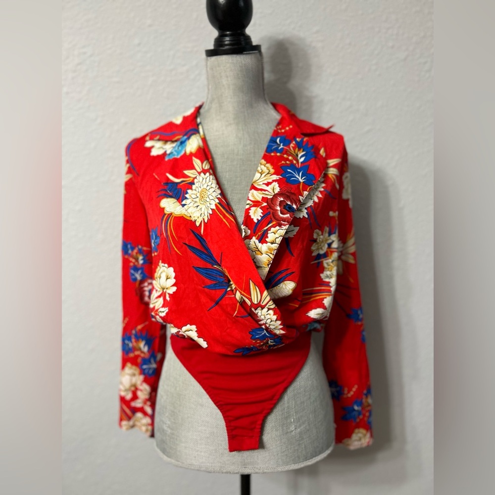 Women’s Red Floral Long-sleeve Bodysuit Sz M